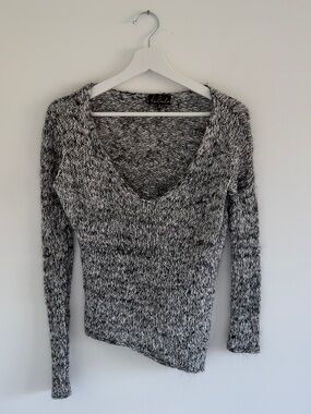 Vintage aritzia Talula Gray Marled Deep V-Neck Knit Top